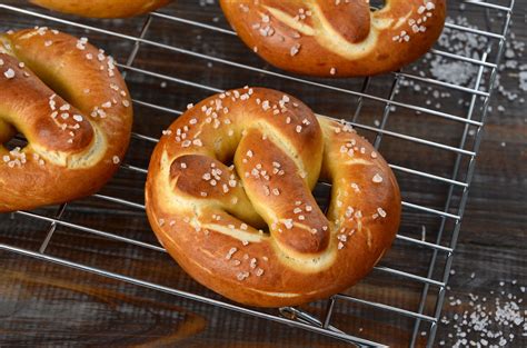 Authentic German Soft Pretzel (Laugenbrezeln) Recipe .